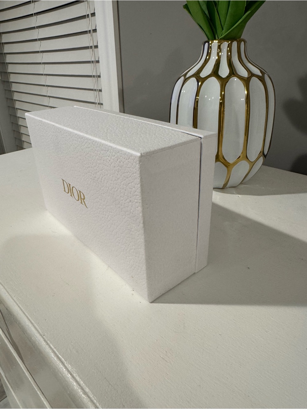 Dior White Box with Gold Logo - Picture 2 of 5